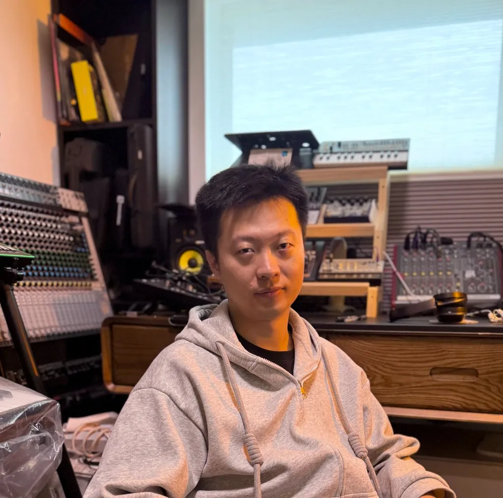 万景轩 在录音室的个人照片